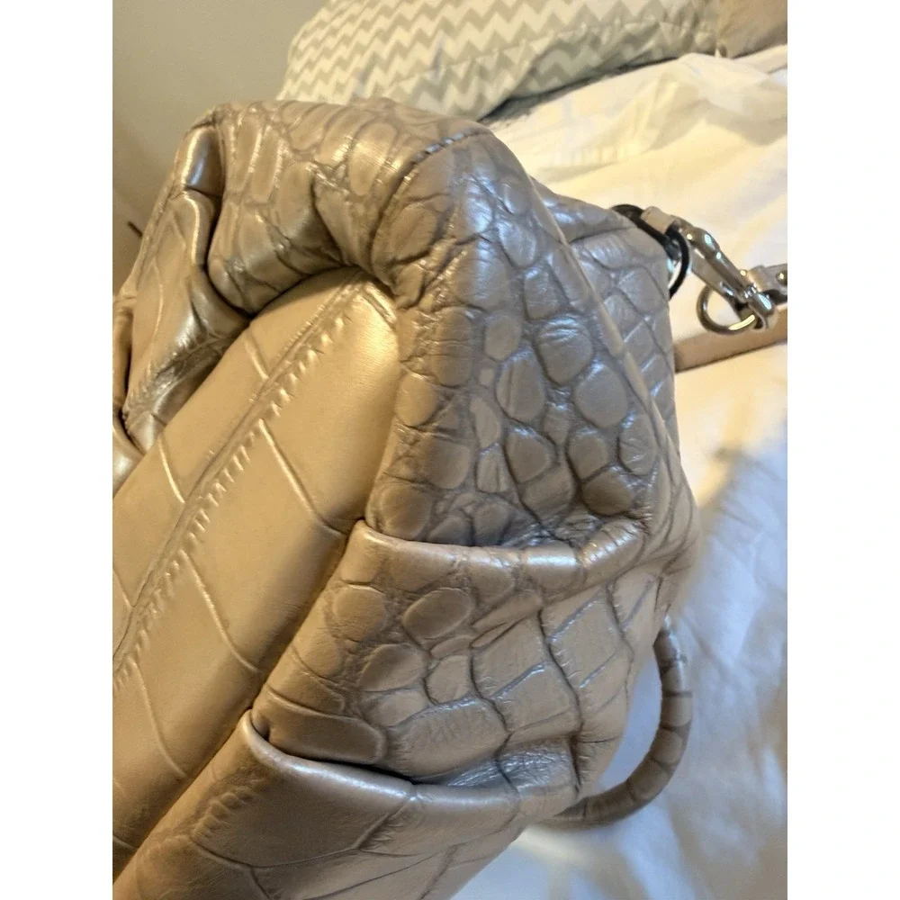Coach Madison Lindsey Croc Embossed Beige Pink Top Handle Zip Satchel
